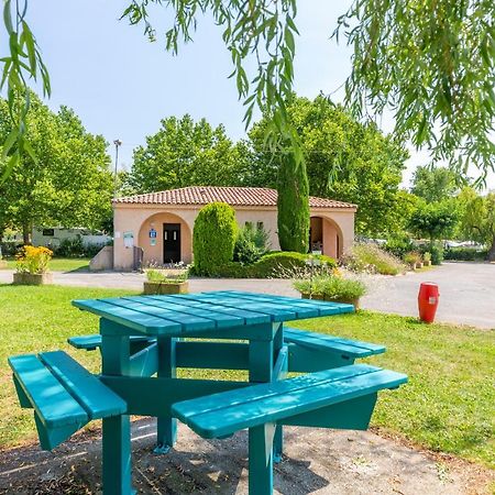 Camping Sites Et Paysages Les Pres Hauts Sisteron Eksteriør billede