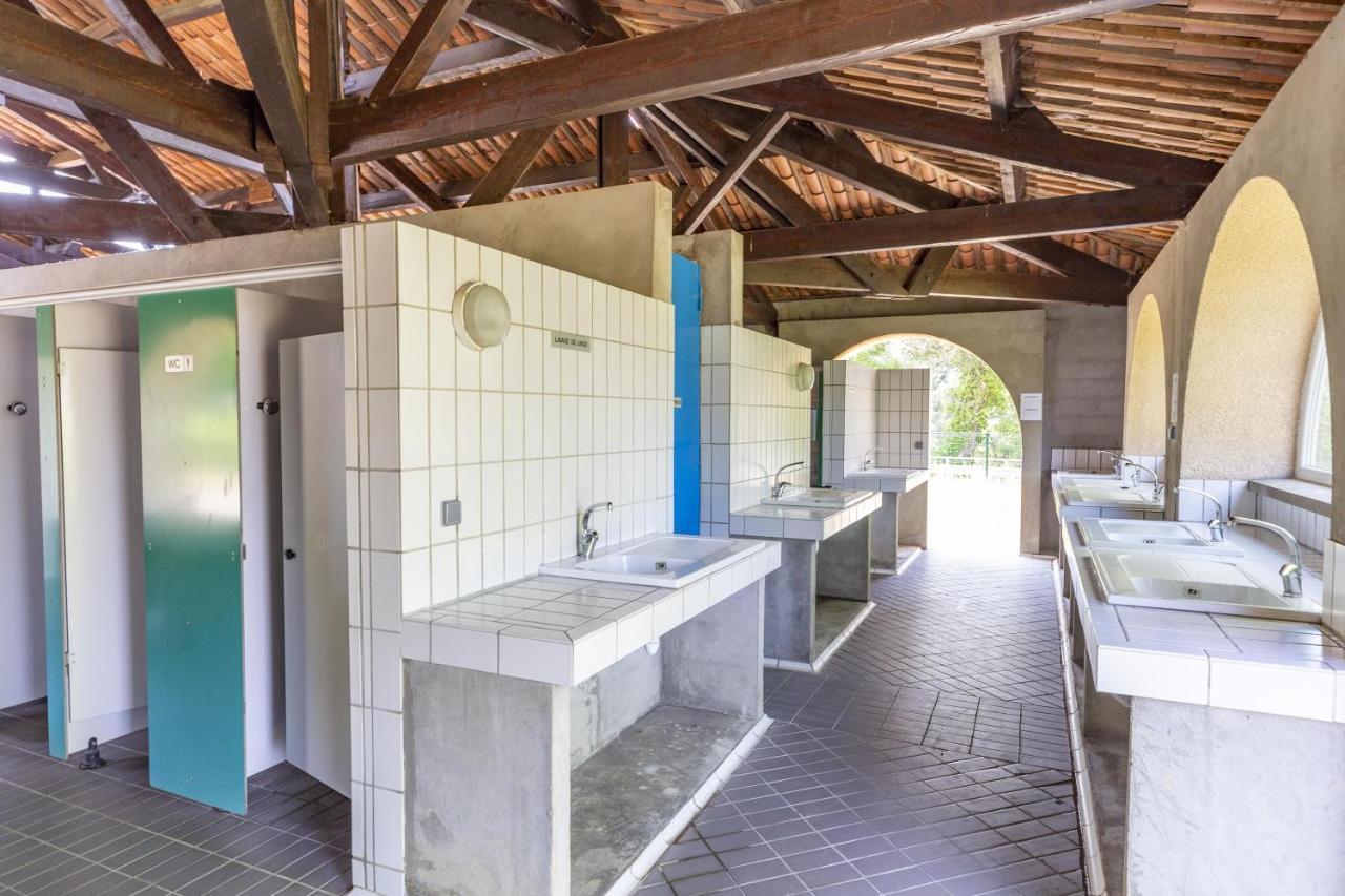 Camping Sites Et Paysages Les Pres Hauts Sisteron Eksteriør billede