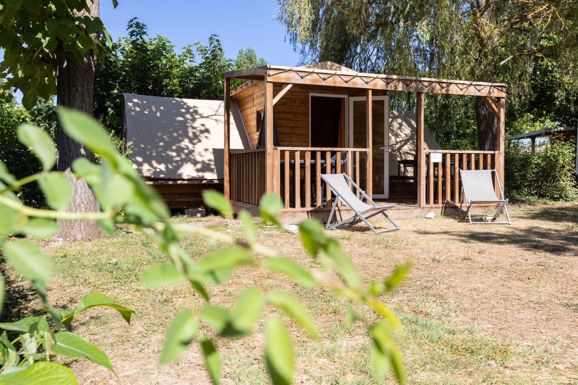 Camping Sites Et Paysages Les Pres Hauts Sisteron Eksteriør billede